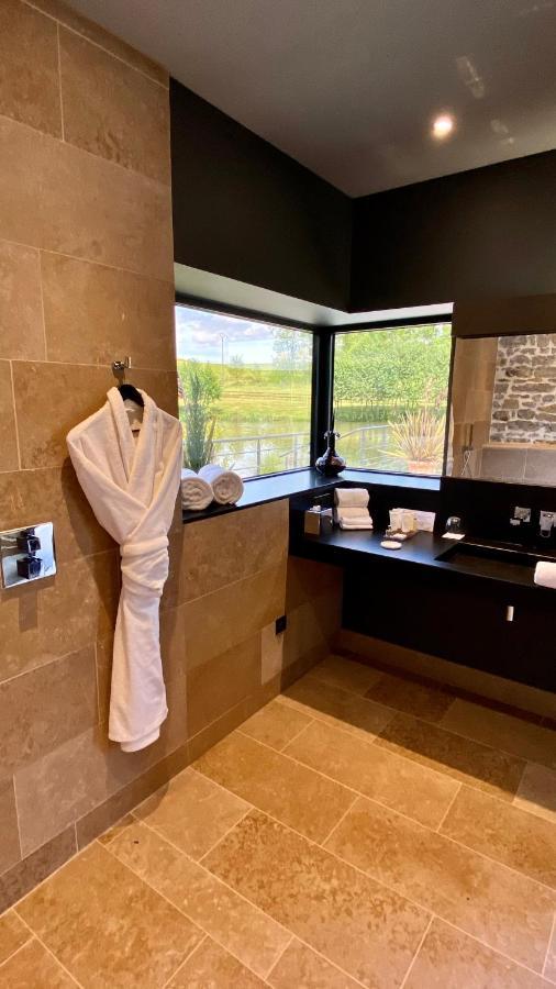 Domaine De Rymska & Spa - Relais & Chateaux Saint-Jean-de-Trezy Екстер'єр фото