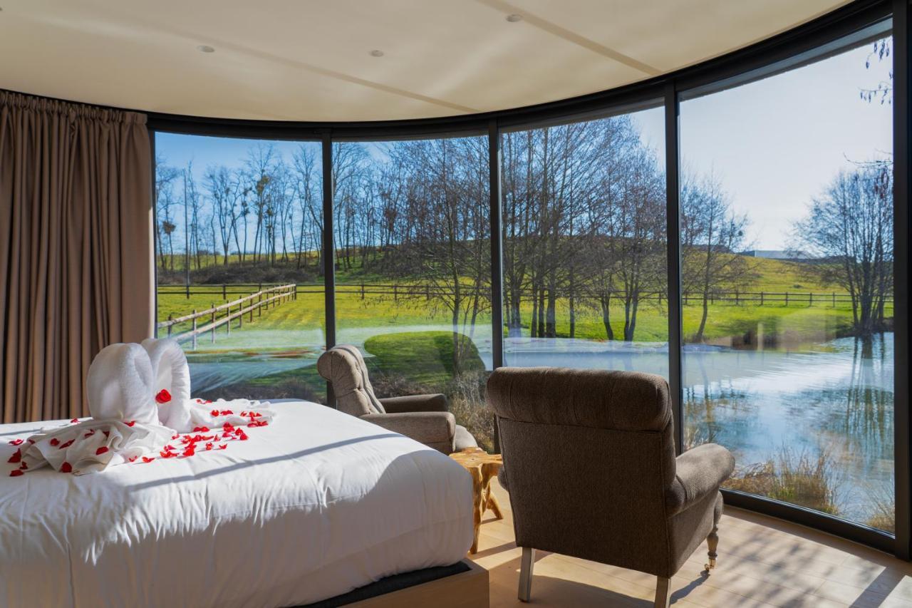 Domaine De Rymska & Spa - Relais & Chateaux Saint-Jean-de-Trezy Екстер'єр фото